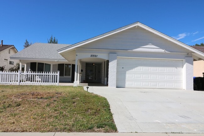 Building Photo - Beautiful 3/bedroom home in Canyon Country !