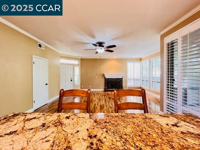 Building Photo - 3046 Lakemont Dr