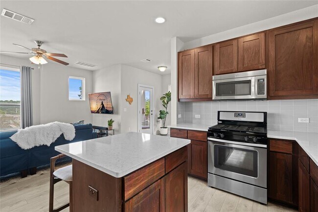 Building Photo - 2900 Pither Ln