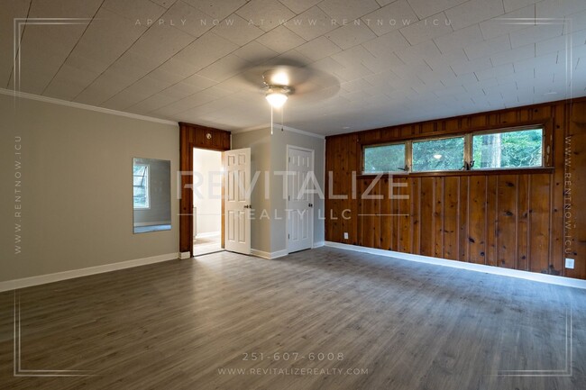 Building Photo - Beautifully Renovated 4 Bed/2 Bath in Mobile!