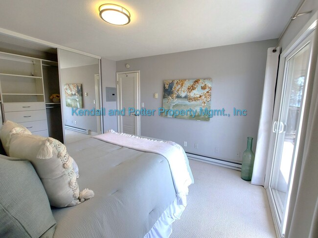 Building Photo - Impeccable 2BR, 1BA Capitola Condo with Oc...