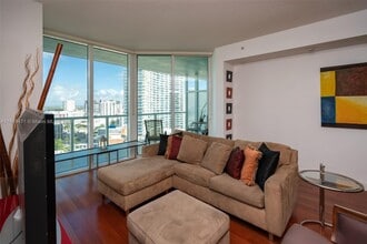 Building Photo - 1900 N Bayshore Dr