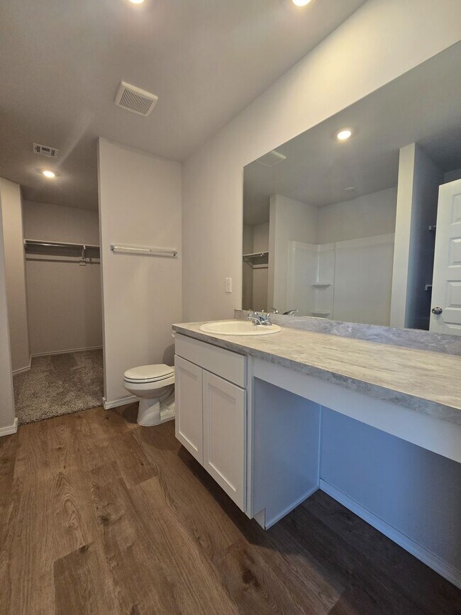 Building Photo - New Construction 3 bedroom Home in Shawnee