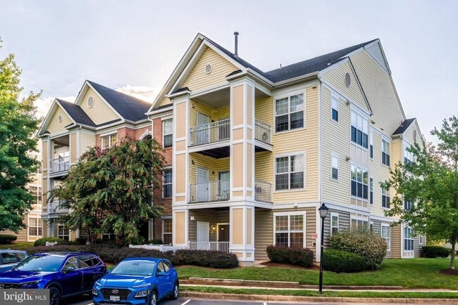 Building Photo - 20901 Cedarpost Square