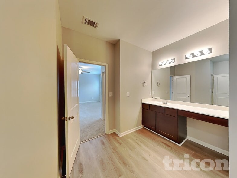 Building Photo - 38 Ponders Rd