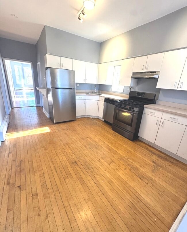 Building Photo - 511 N Taylor Ave