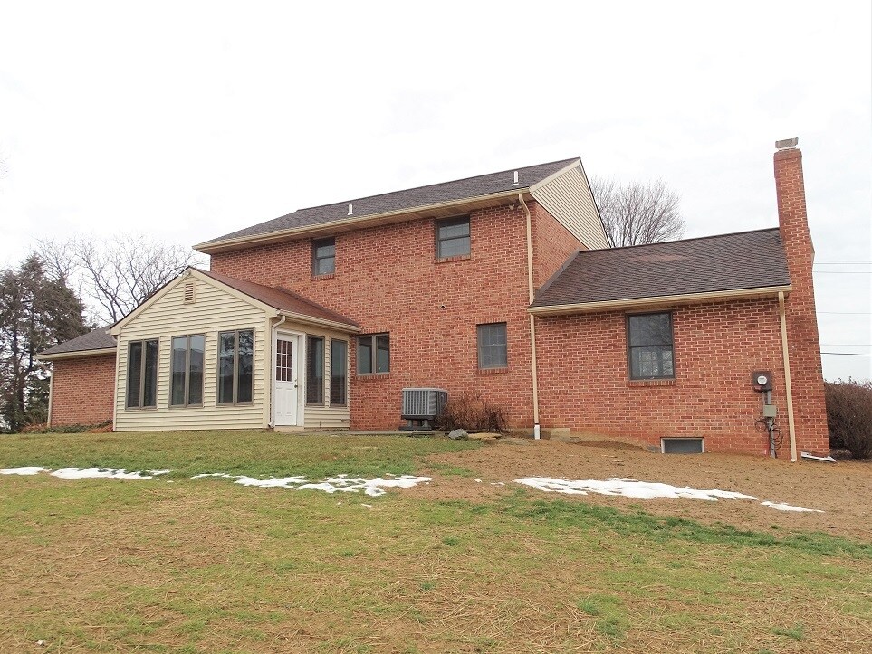 Building Photo - 2228 Junction Rd