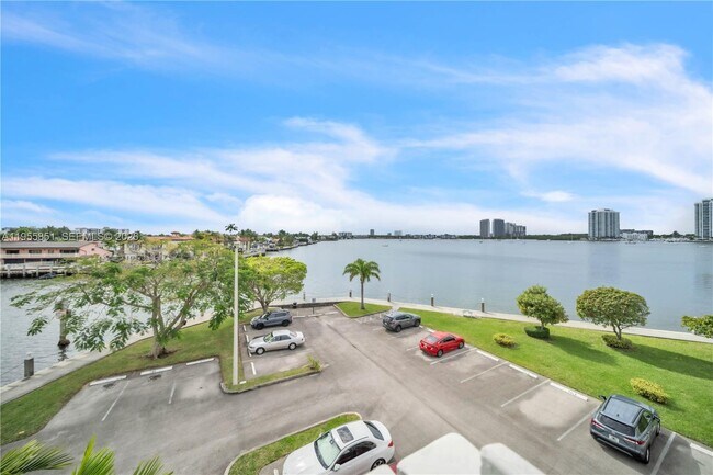 Building Photo - 3030 Marcos Dr