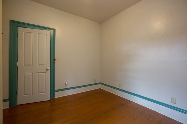 Building Photo - 103 N Sherwood St