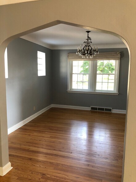 Dining room - 6959 Pernod Ave