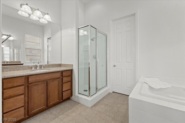 Building Photo - 2 Corte Belleza