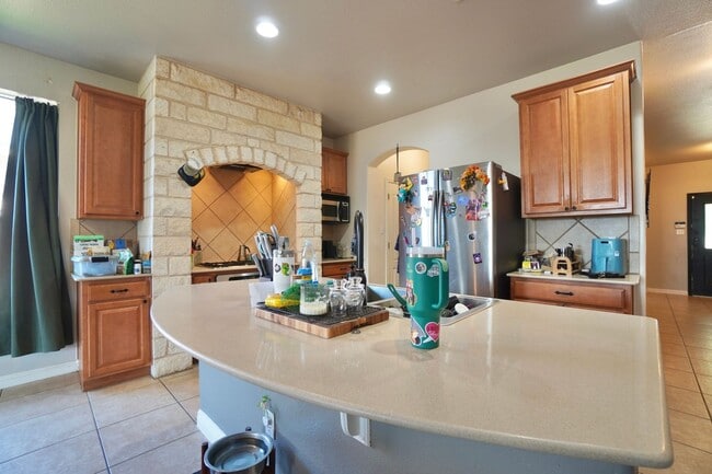 Building Photo - 18621 Dry Pond Dr