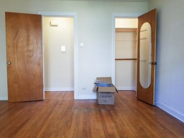 Building Photo - 2 bedroom in Riverside IL 60546