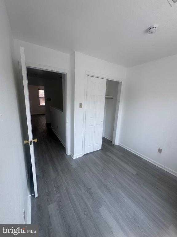 Building Photo - 1107 Van Buren Way