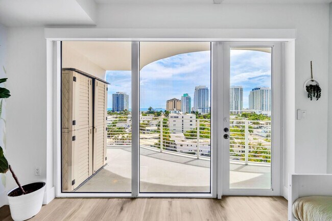 Building Photo - 612 Bayshore Dr