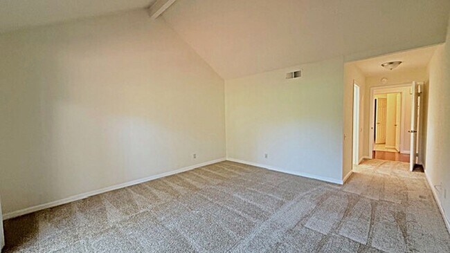 Building Photo - Charming, 2BD/2BA, Single-Story TH in Crow Canyon Country Club in Danville- Available NOW!