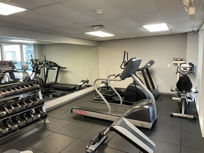 Building Photo - 170 SE 14th St