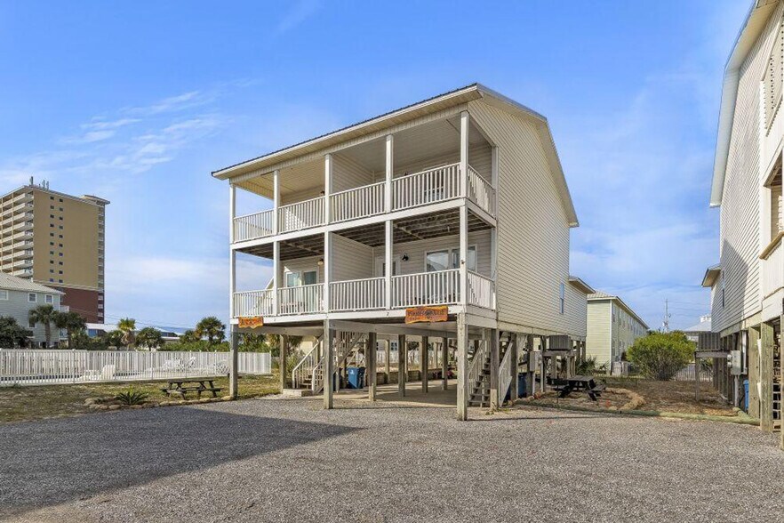 Building Photo - 1474 W Beach Blvd