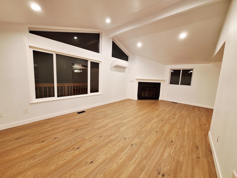 Living Room - 13454 95th Ave NE