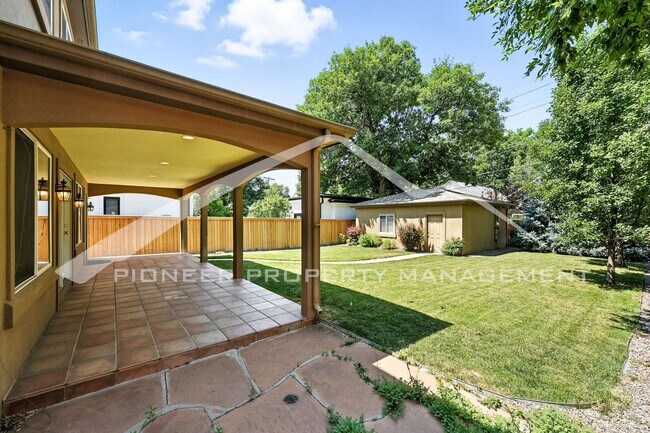 Building Photo - Luxury Meets Location – Impeccable 5BR Hom...