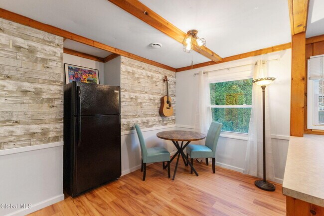 Building Photo - 56 Monroe St