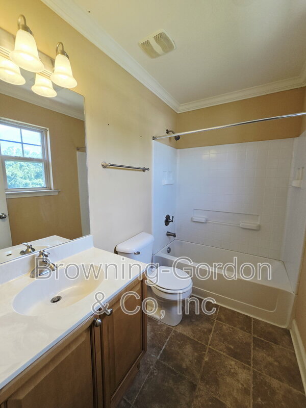 Building Photo - 735 Tulip Grove Rd