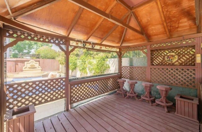Building Photo - 2441 Johns Way