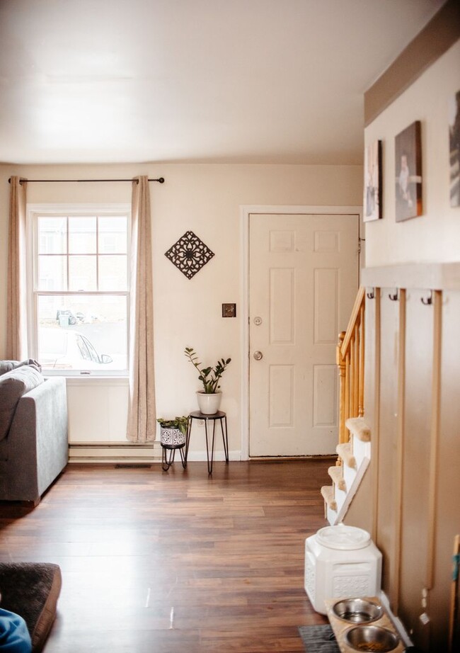 Building Photo - 16 Cranfield Ct