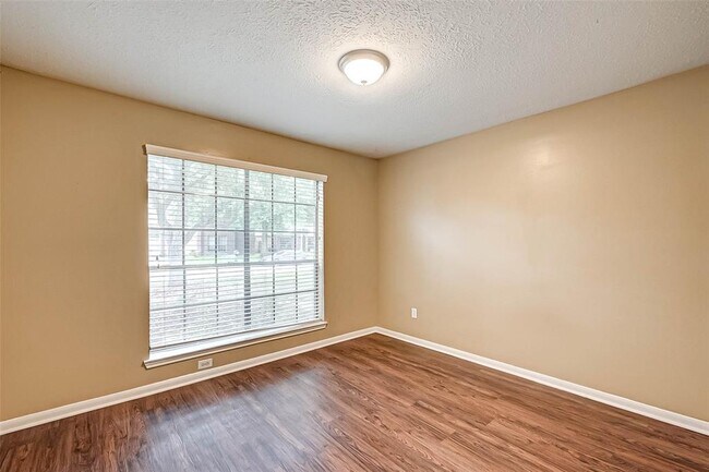 Building Photo - 28811 Stapleford St