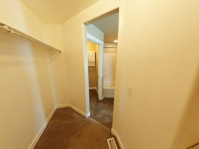 Building Photo - Snow-J3