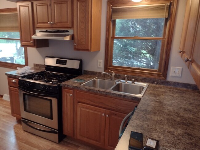 Building Photo - 1000 E Veterans Way