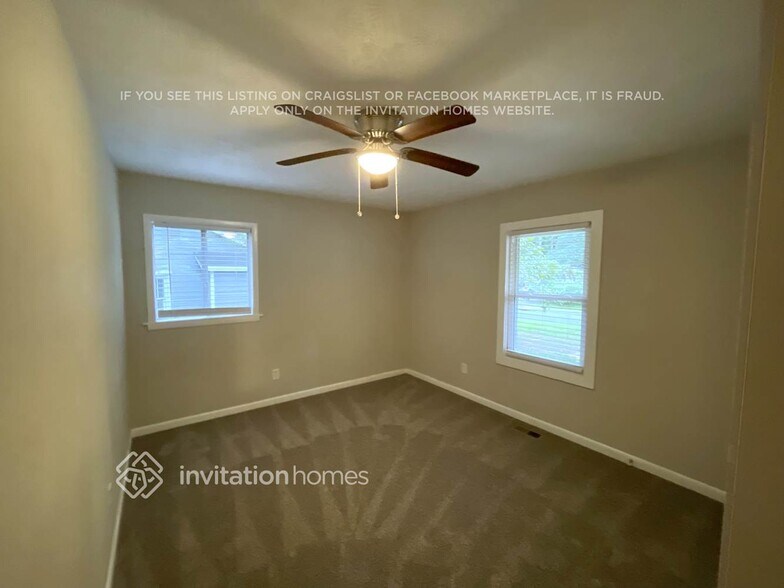 Building Photo - 3172 Fern Valley Dr SW