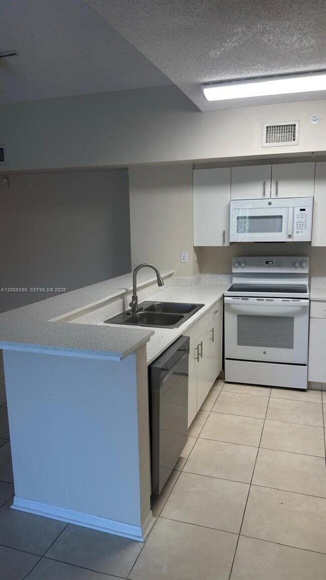 Building Photo - 2600 S University Dr