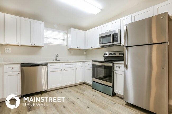 Building Photo - 739 Palmetto St