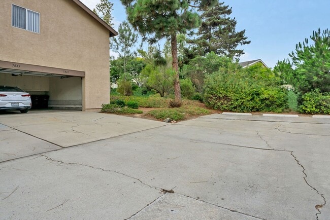 Building Photo - Great three bedroom/two bath single level ...