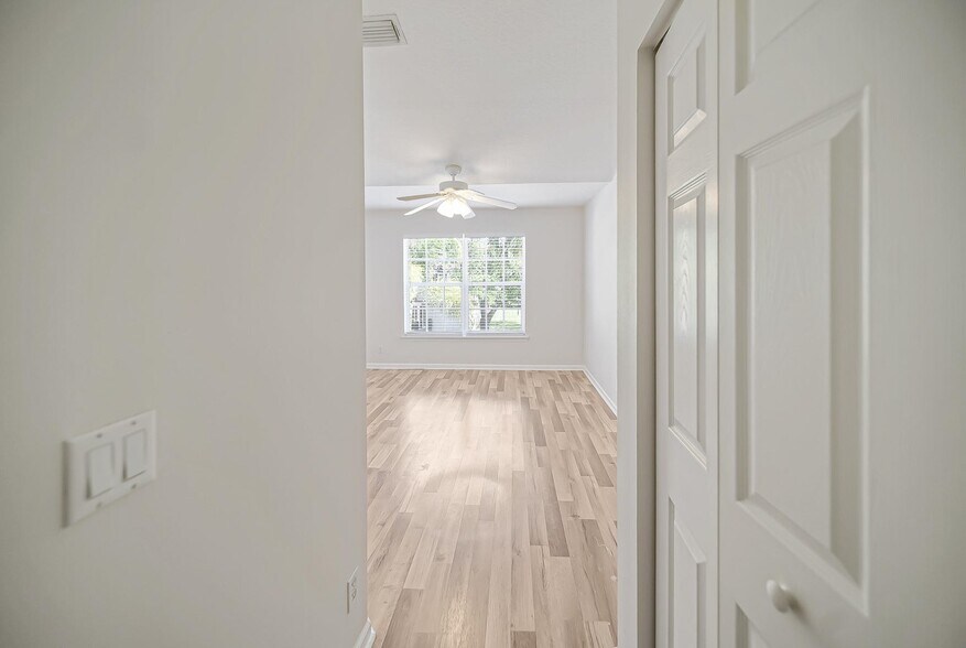 Building Photo - 9755 Porta Leona Ln