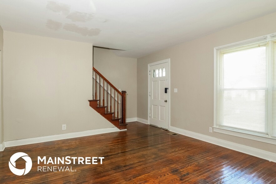 Building Photo - 2112 McCloskey Ave