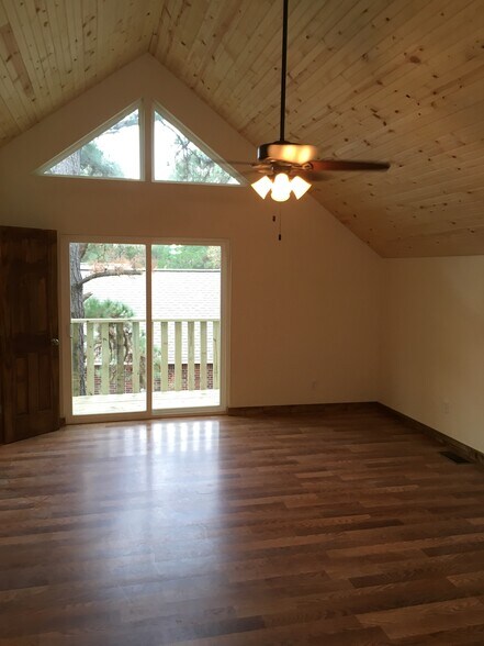 The upper master suite with deck - 117 S Kaupo Dr