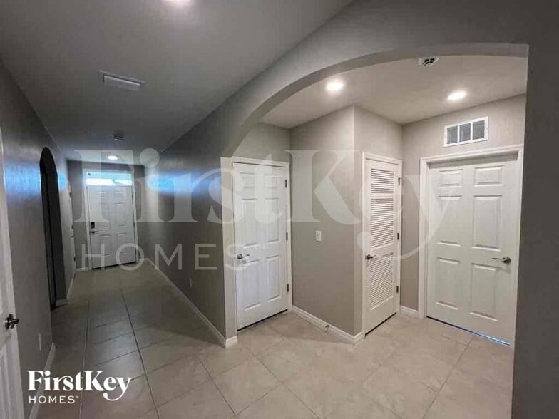 Building Photo - 2820 NW 21st Ave