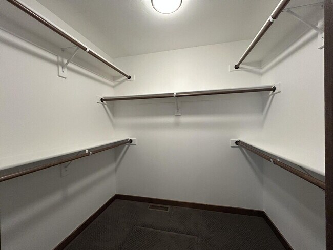 Building Photo - Luxury 4 Bed / 2 Bath Home on .84 Acres – 3 Car Garage – RV Parking