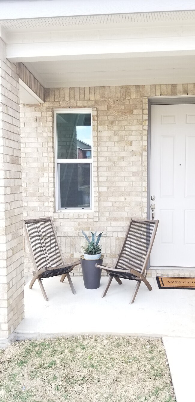 Building Photo - 6213 Albany Sleigh Dr