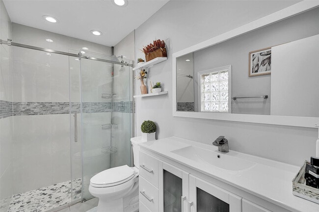 Building Photo - 7506 SW 7th Ct