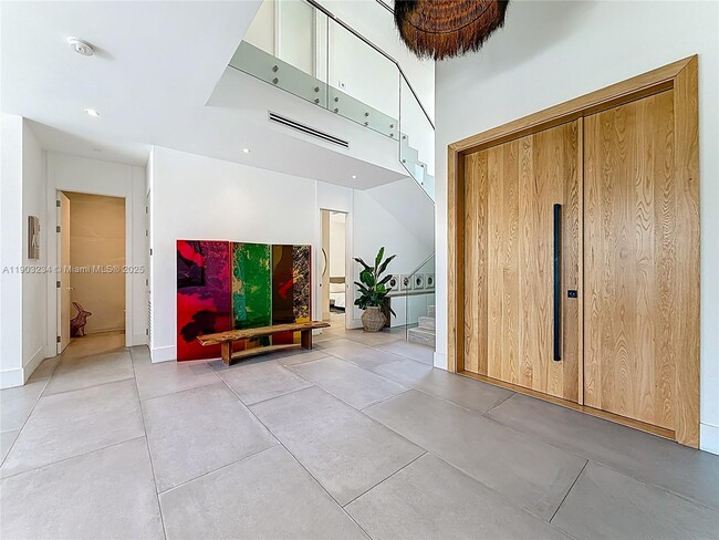 Building Photo - 561 Warren Ln