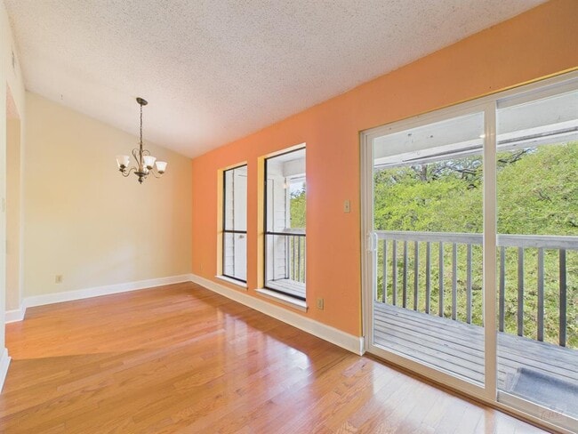 Building Photo - 3839 Dry Creek Dr