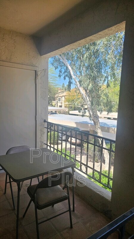 Building Photo - 9708 E Vía Linda