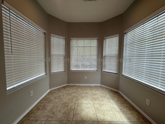 Building Photo - 2513 W Woburn Ln