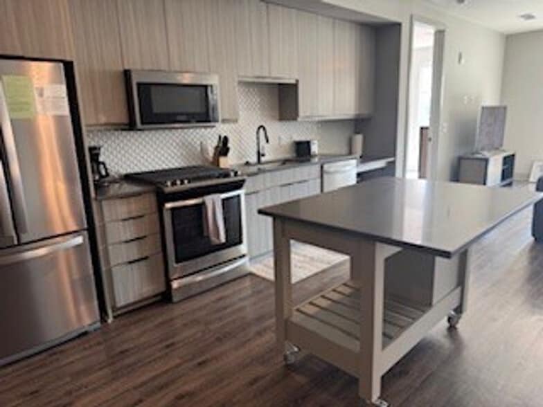 Building Photo - 3475 Piedmont Rd NE