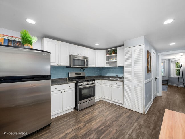 Building Photo - 3037 N Elbridge Ave