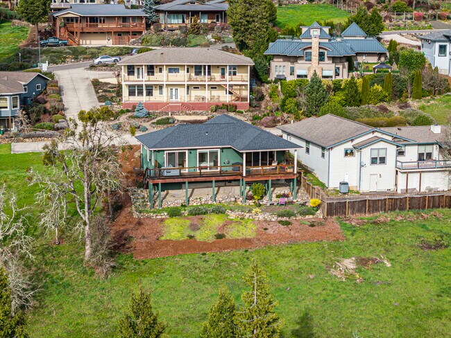 Building Photo - 530 Sunridge Ln