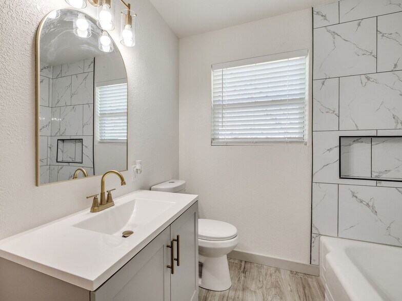 Building Photo - 1300 N McKinley Ave